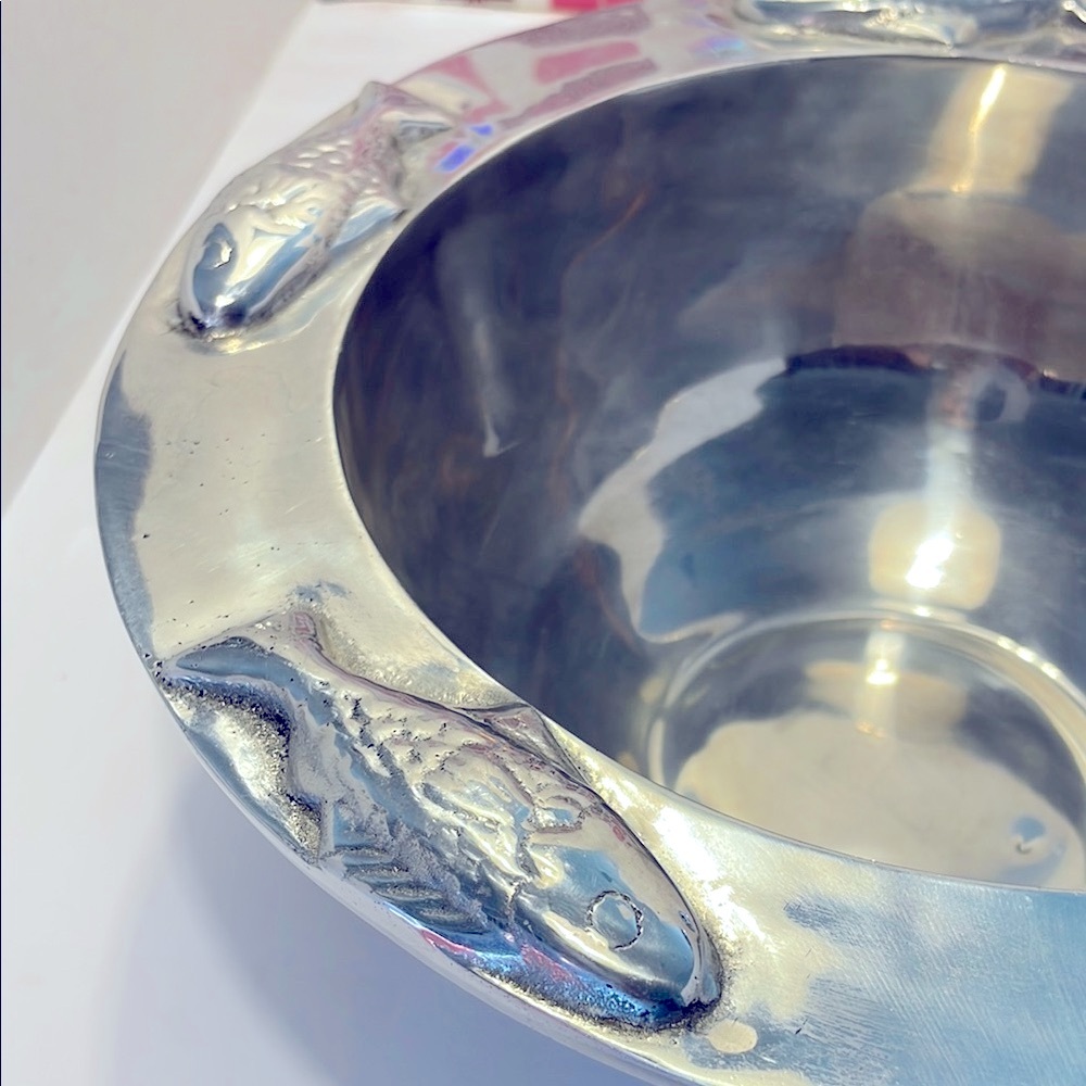 Silver Fish Motif Cookware Bowl - Picture 3 of 17